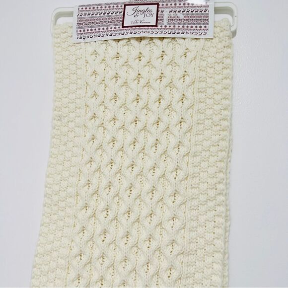 NWT Jingles & Joy Ivory Cream Knit Sweater Like Table Runner 6’ Christmas - Picture 6 of 7